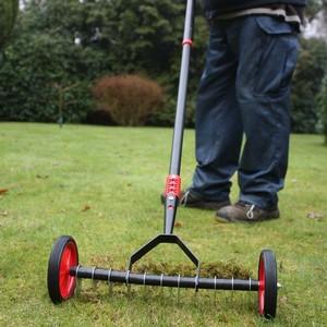 Wheeled Lawn Scarifier