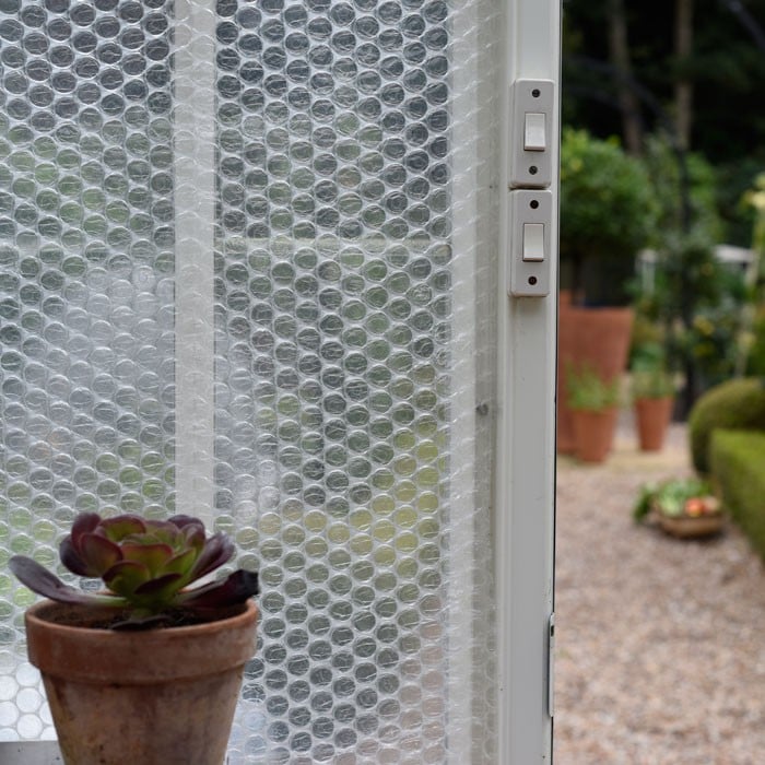 insulating-the-greenhouse-for-winter-and-overwintering-plants-garden